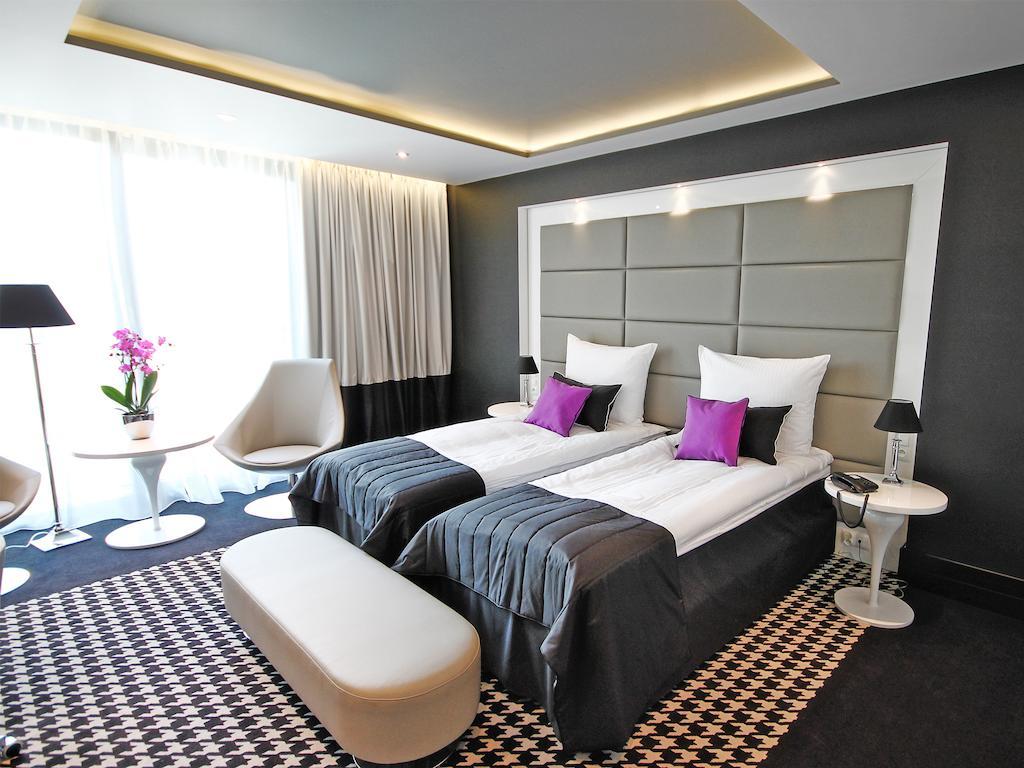 Piano Hotel & Restaurant Opole Phòng bức ảnh