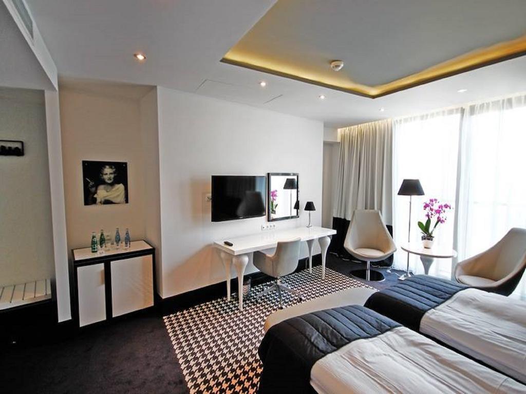 Piano Hotel & Restaurant Opole Ngoại thất bức ảnh