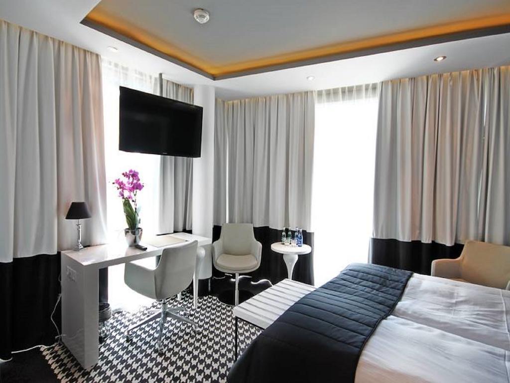 Piano Hotel & Restaurant Opole Phòng bức ảnh